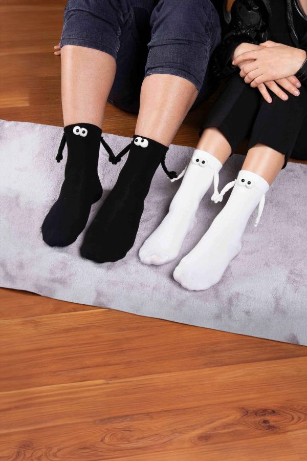 Mıknatıslı Elele Tutuşan 2 Çift Siyah Beyaz Çorap